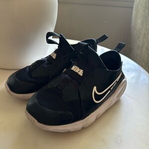 NIKE Flex Runner 2